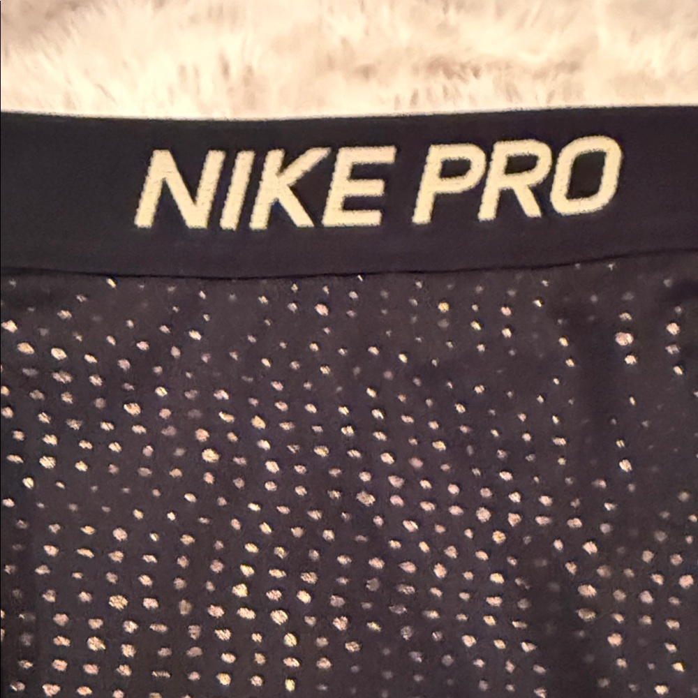 Nike Pro Women’s Black Leggings - Size Medium - image 4